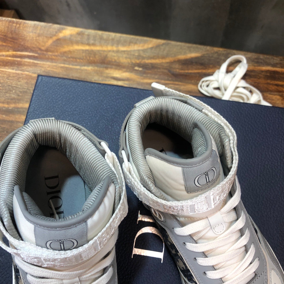 CD B27 High Gray White