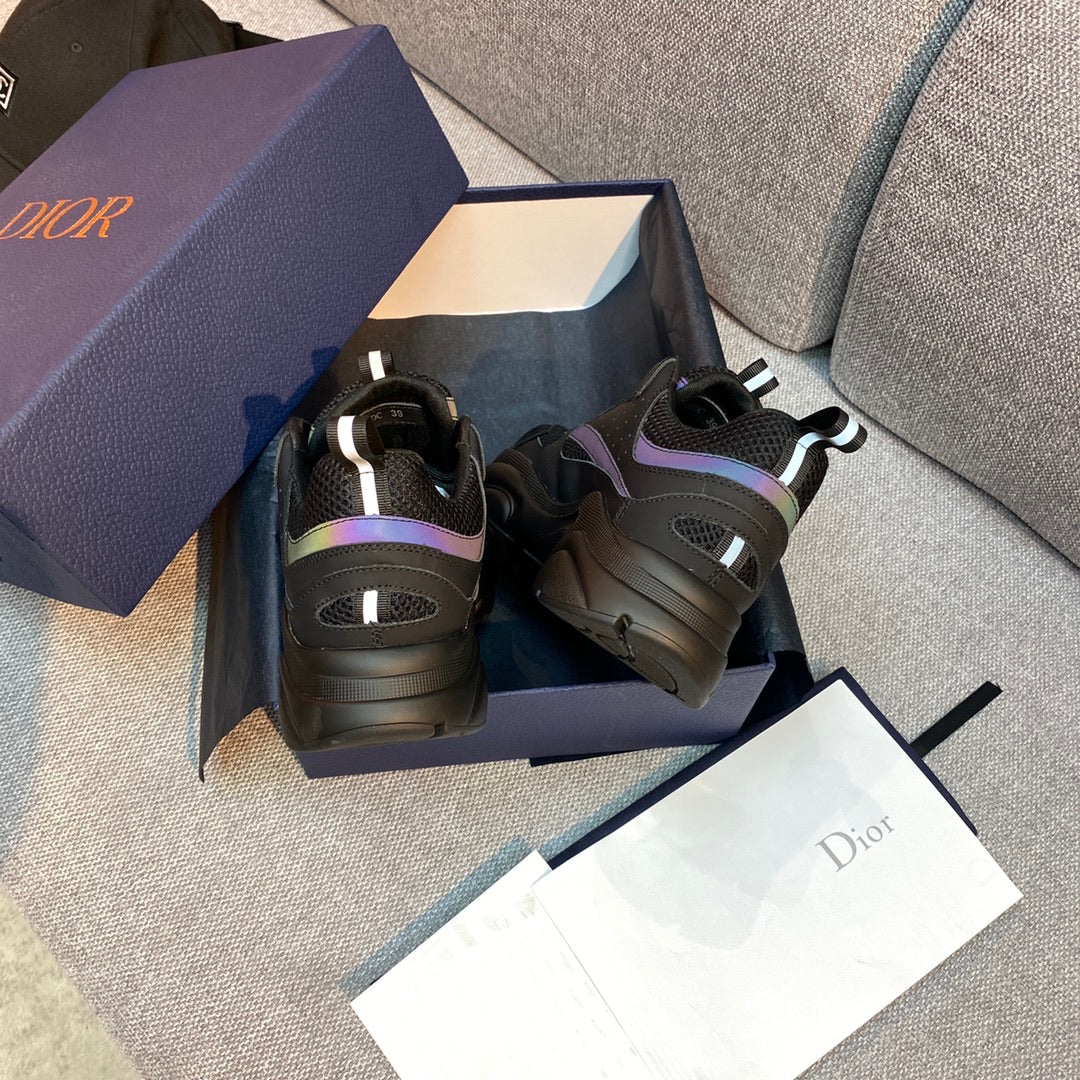 B22 Reflective Black