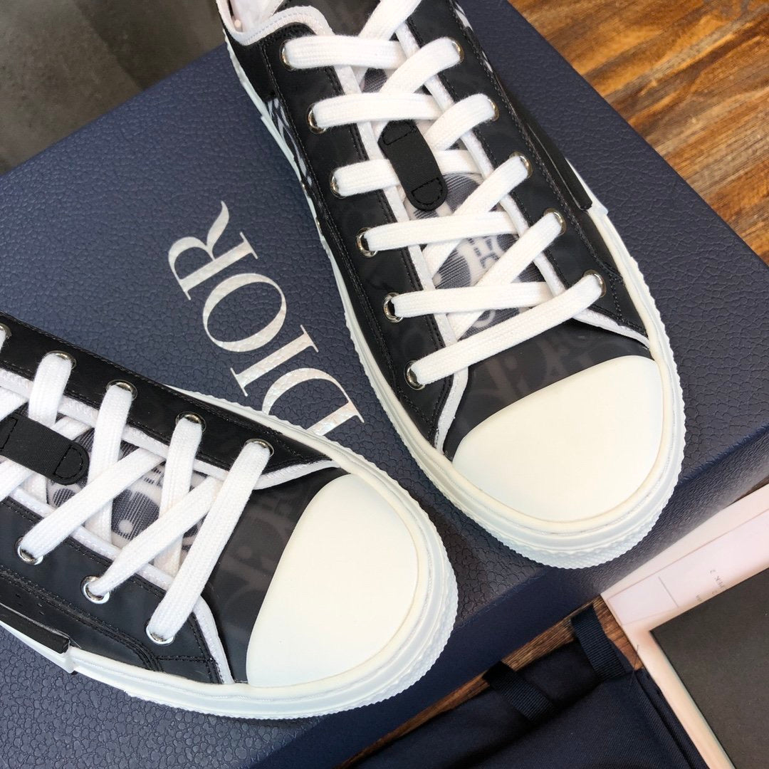 CD B23 Low Black White Oblique