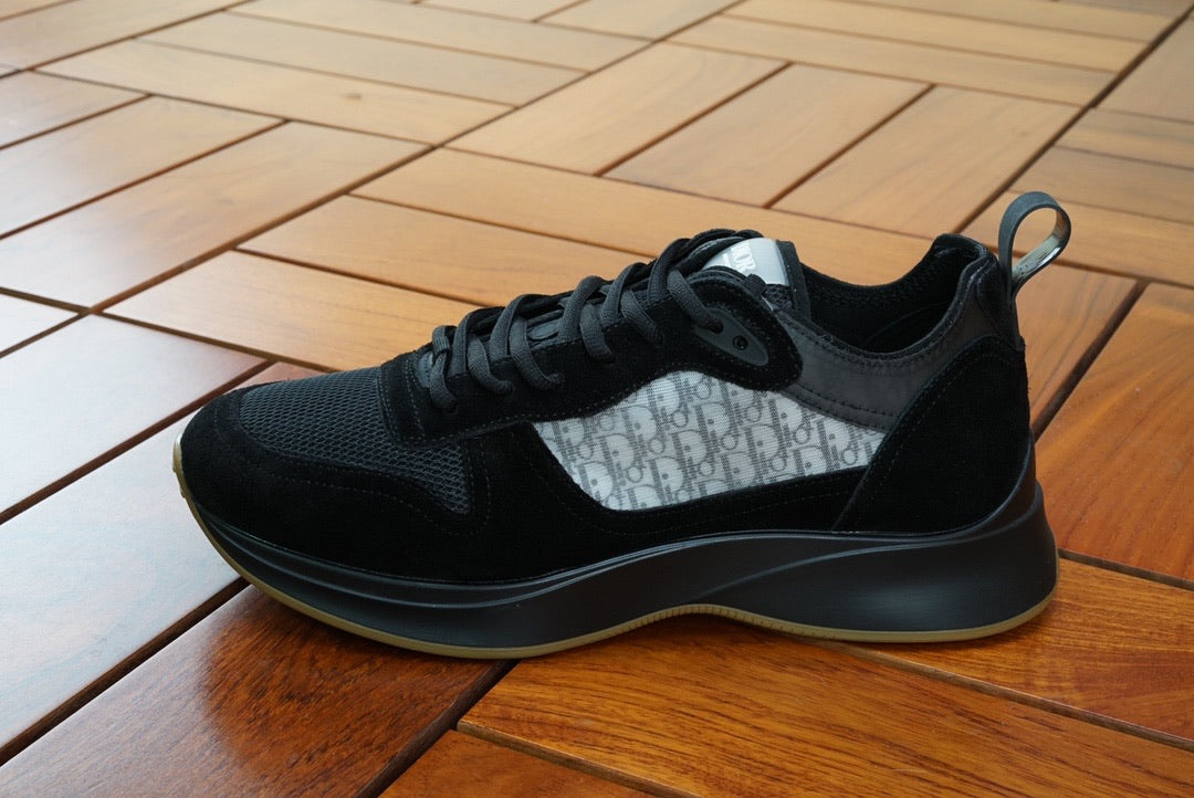 CD B25 Runner Black Oblique Suede