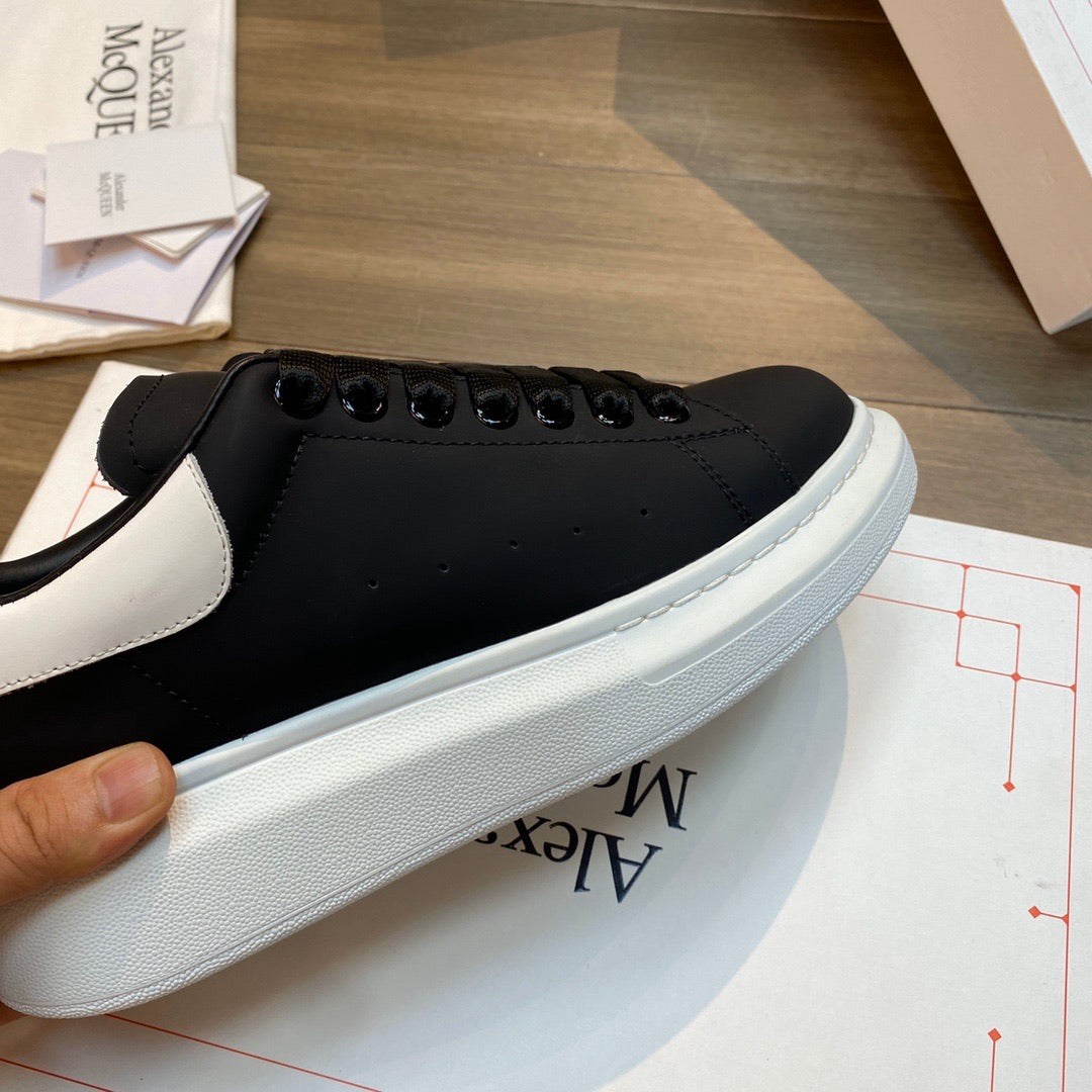 AMQ Oversized Black White