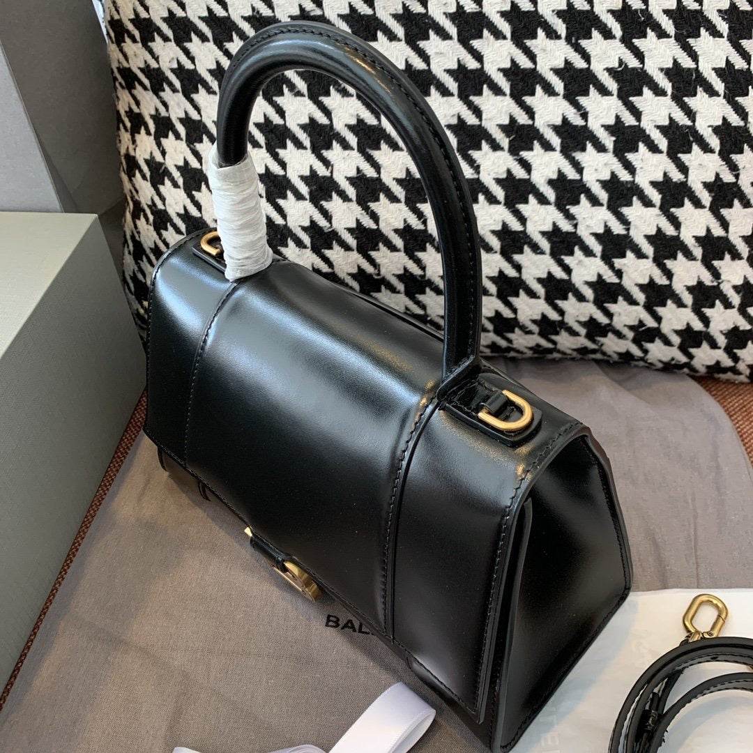 Hourglass Top Handle