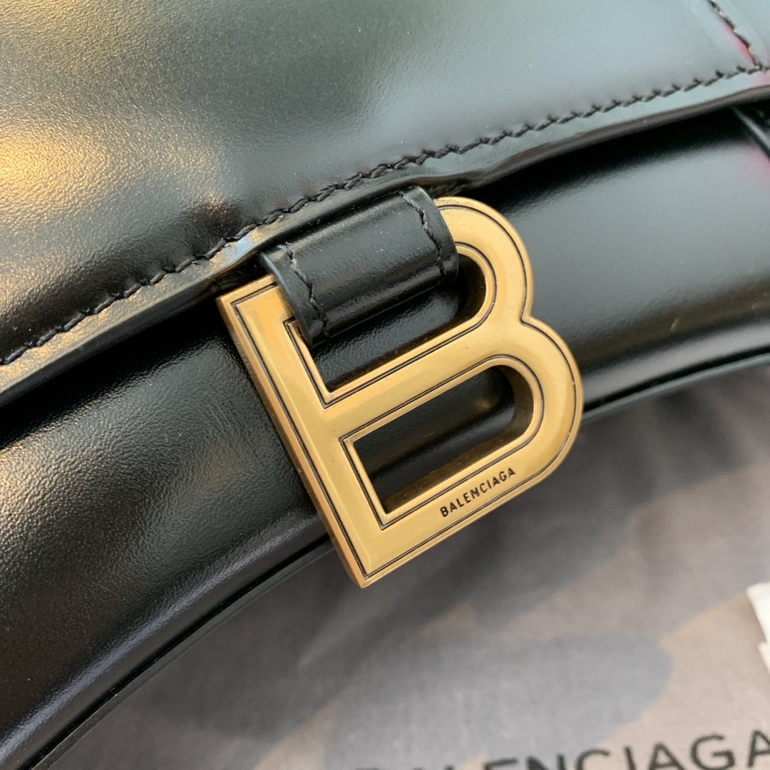 Hourglass Top Handle