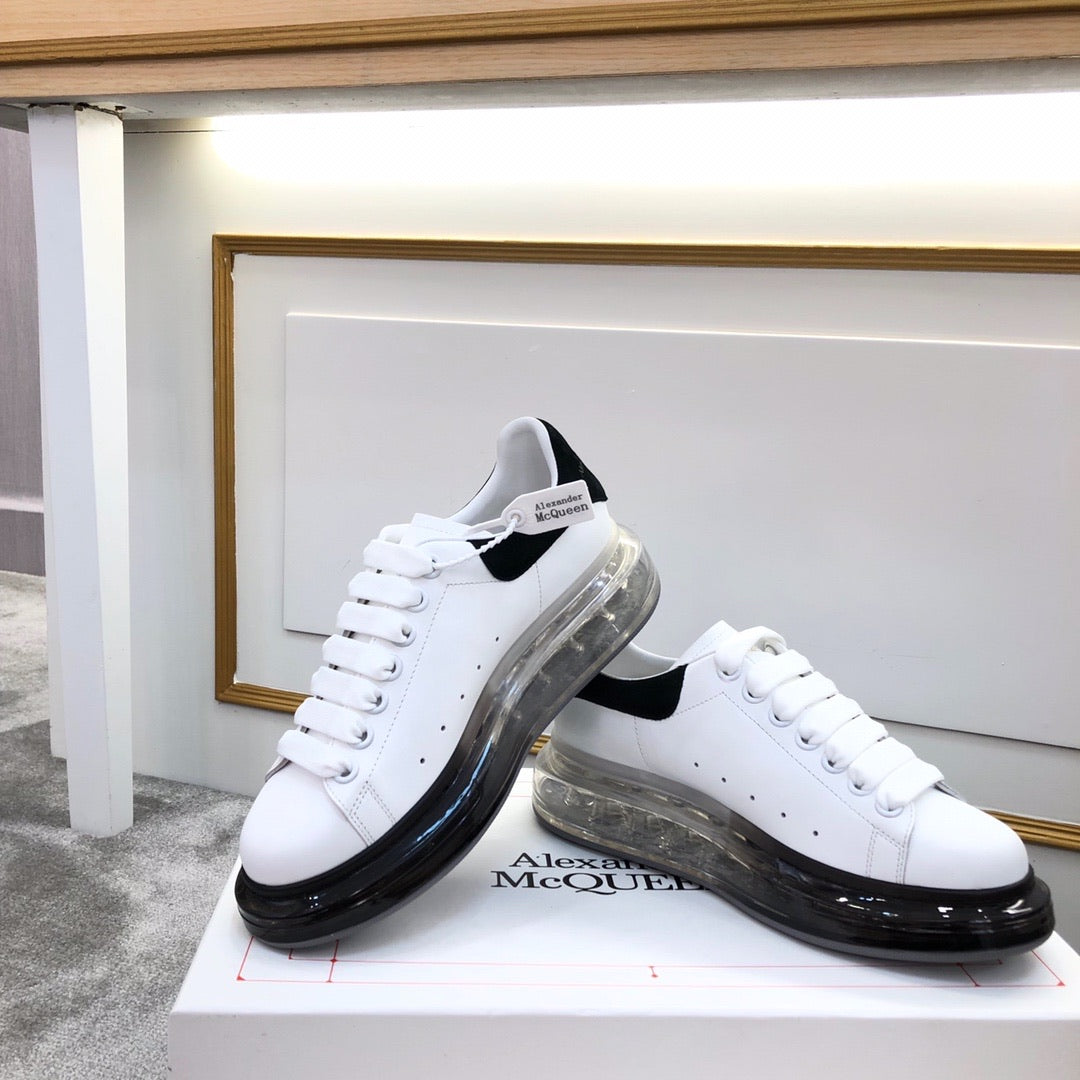 AMQ Oversized White Black bubble