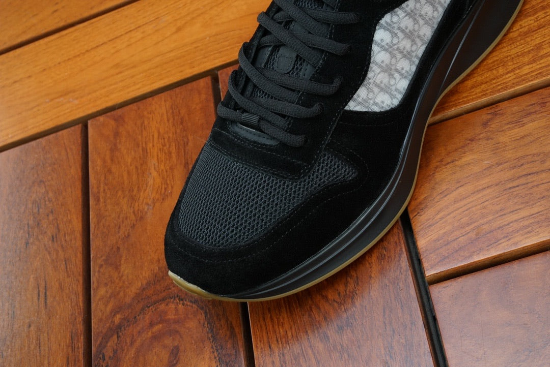 CD B25 Runner Black Oblique Suede